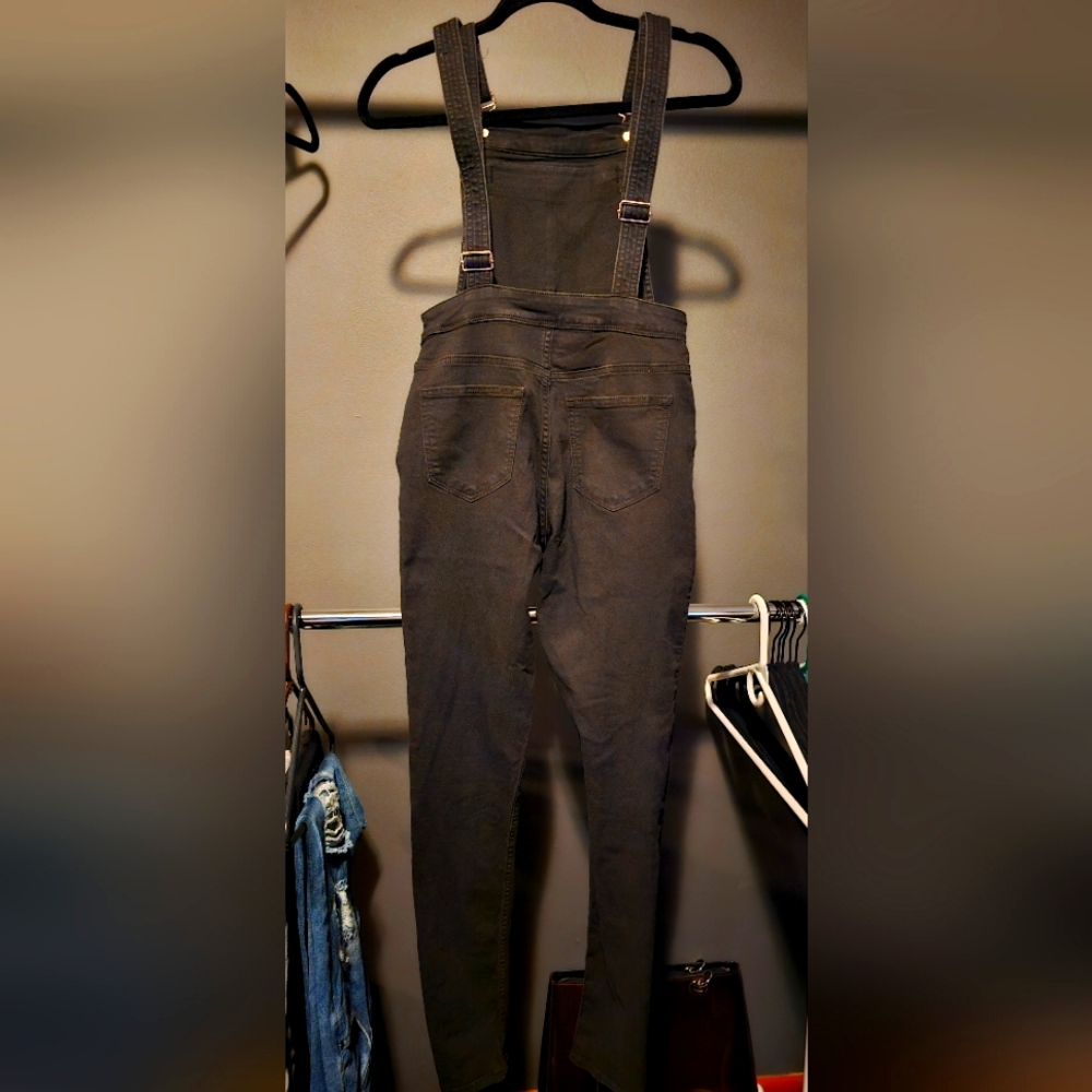 H&M Divided overalls size 6 - Picture 2 of 3